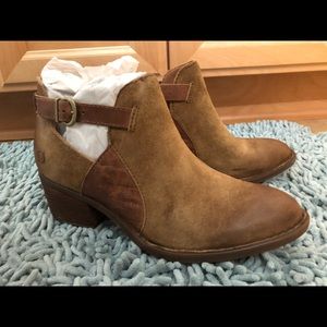 Born Carin bootie